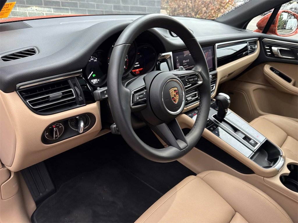 Used 2024 Porsche Macan image 20