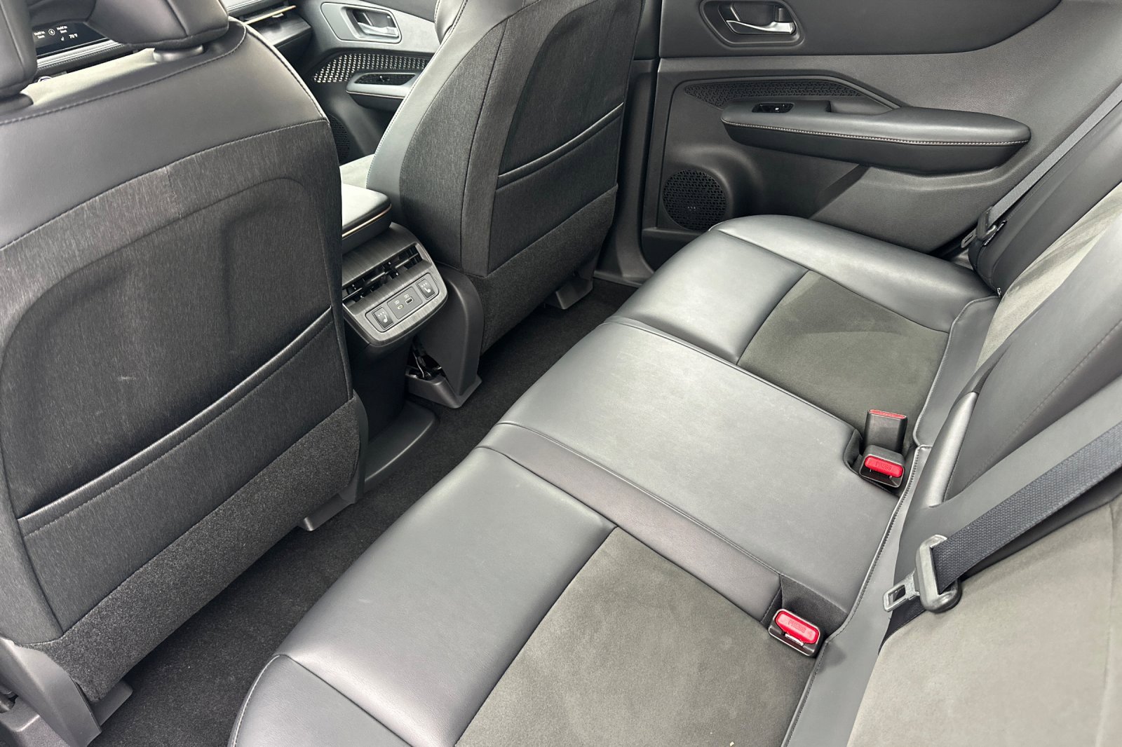 Certified 2024 Nissan Ariya AWD image 13