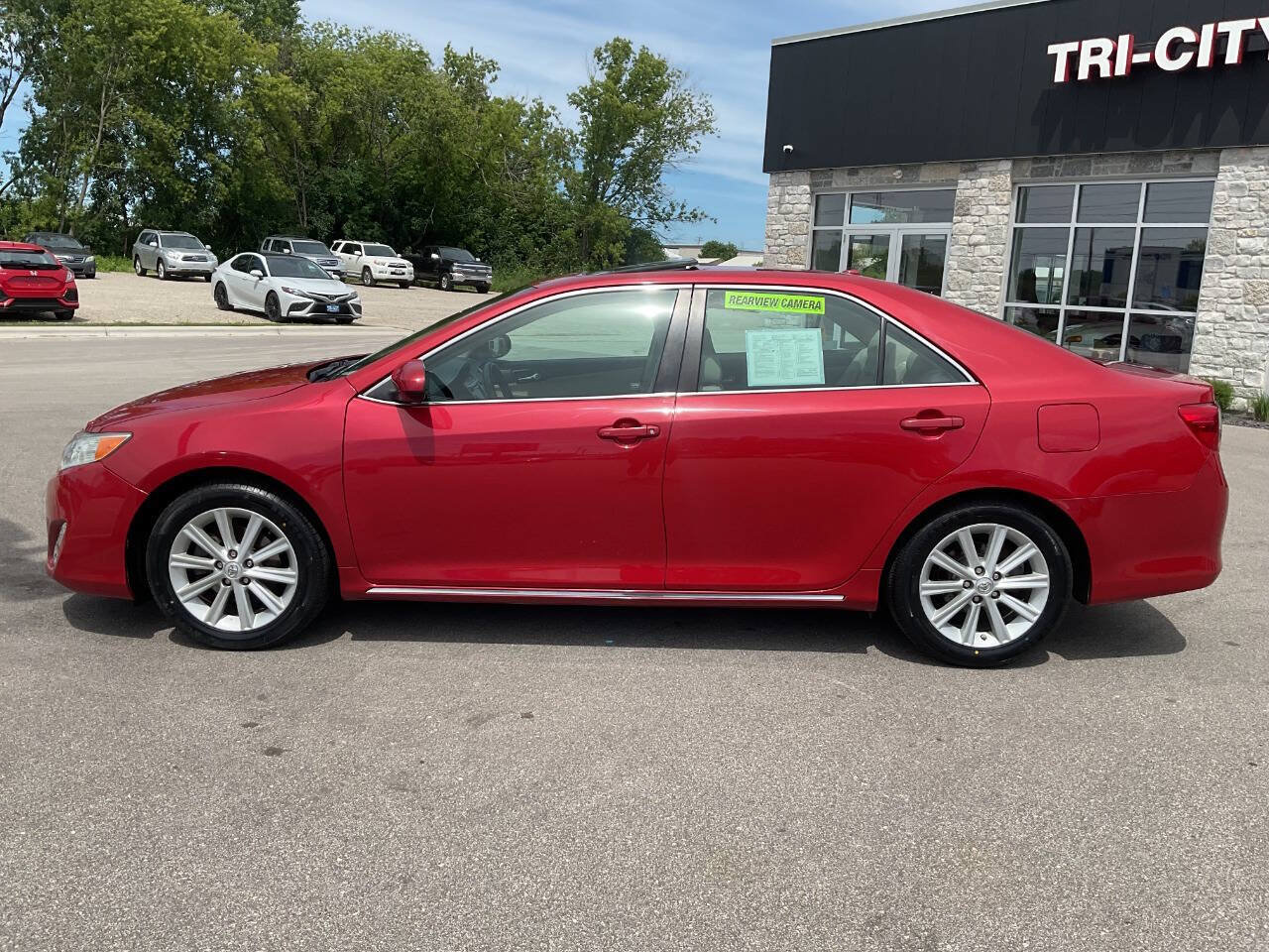 Used 2012 Toyota Camry XLE w/ Convenience Pkg FWD image 3
