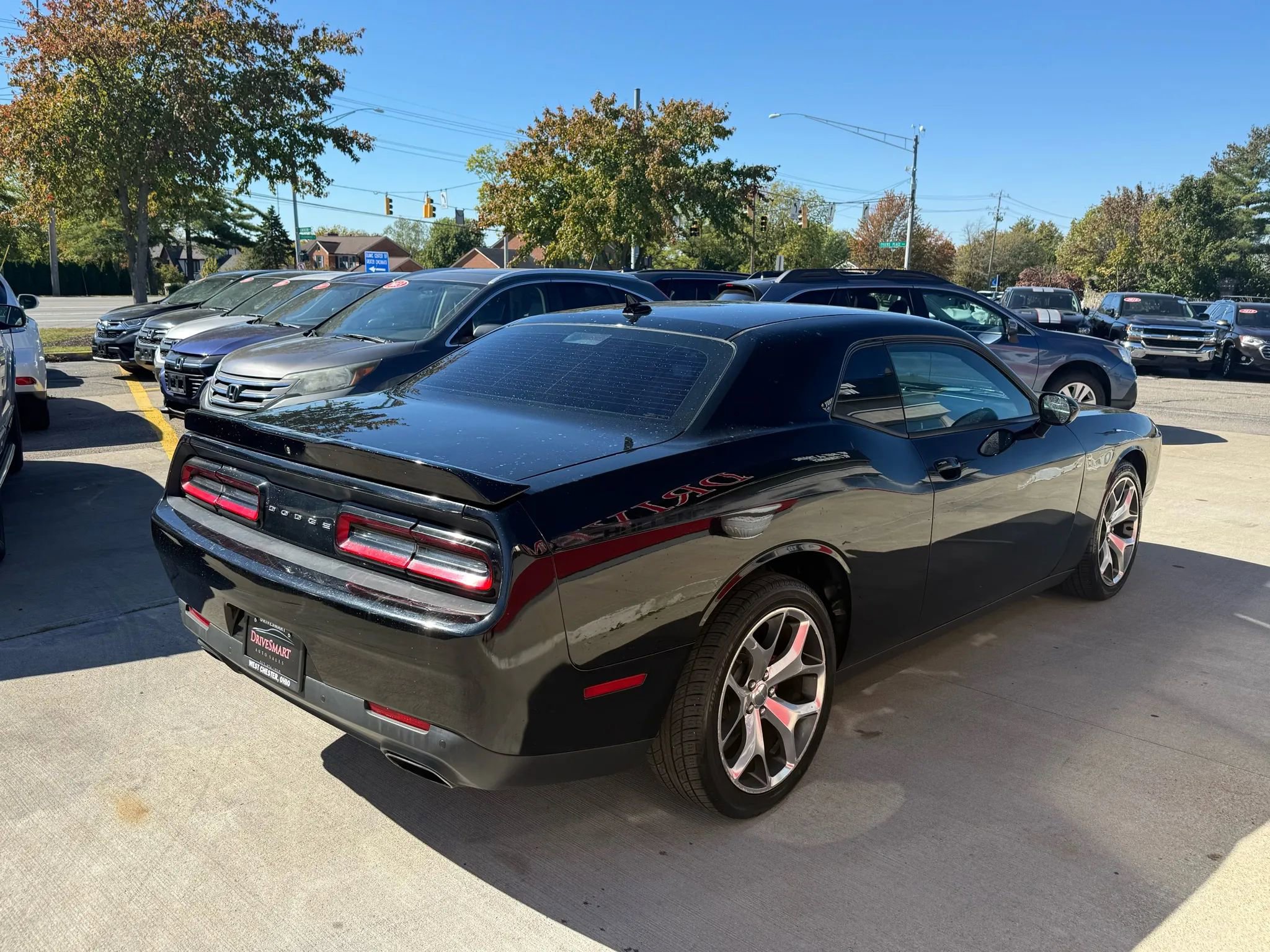 Used 2015 Dodge Challenger SXT Plus image 3