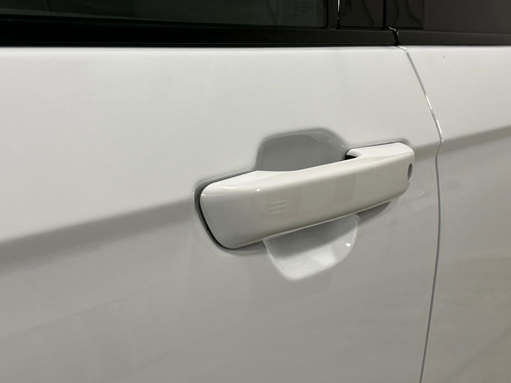 New 2026 Jeep Grand Cherokee L 4WD image 13