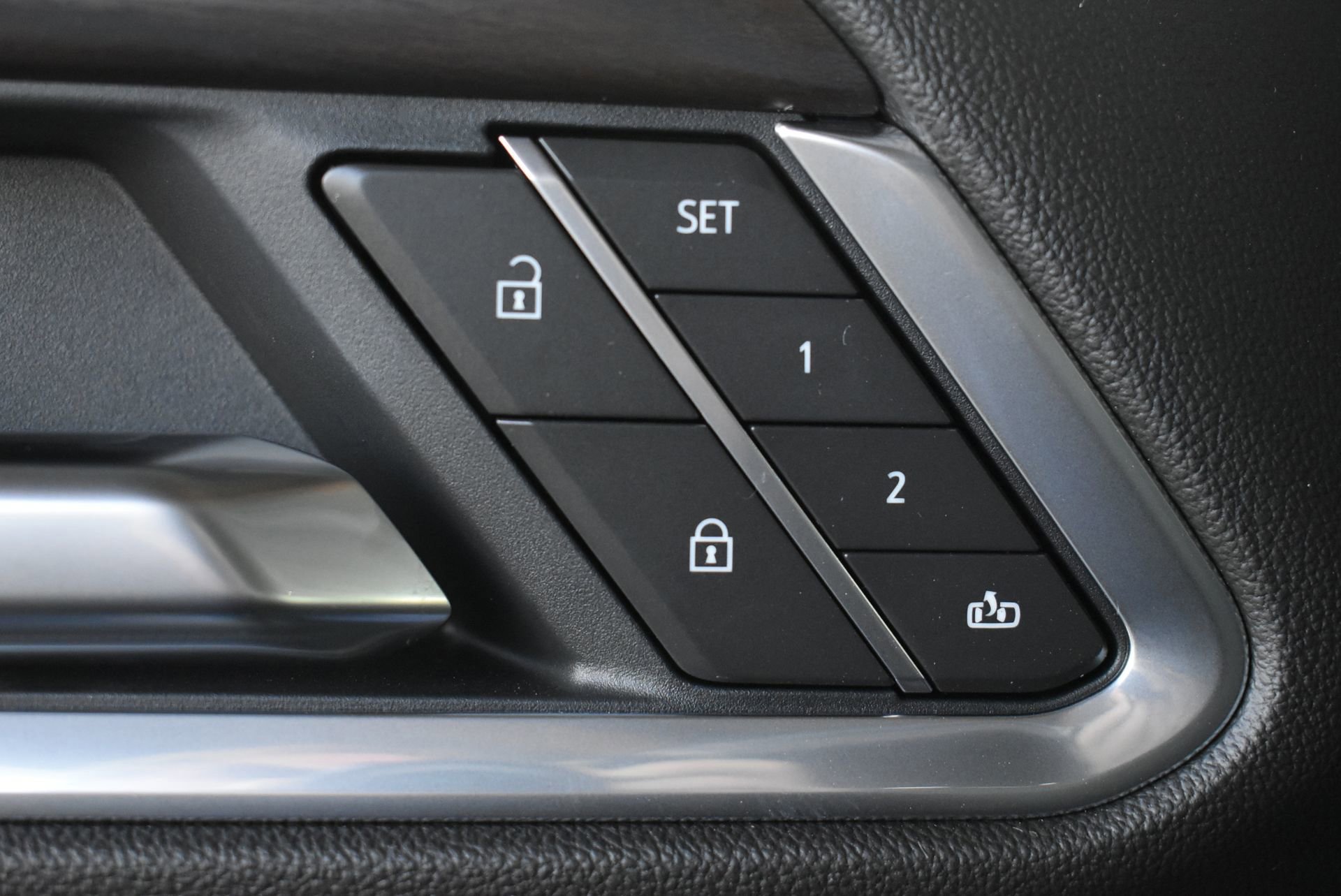 New 2026 GMC Sierra 1500 SLT w/ SLT Premium Package image 13