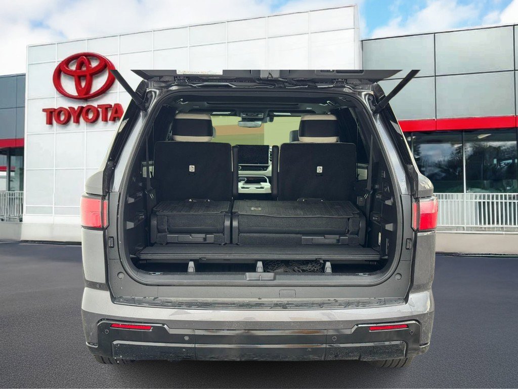 Used 2024 Toyota Sequoia Capstone image 9