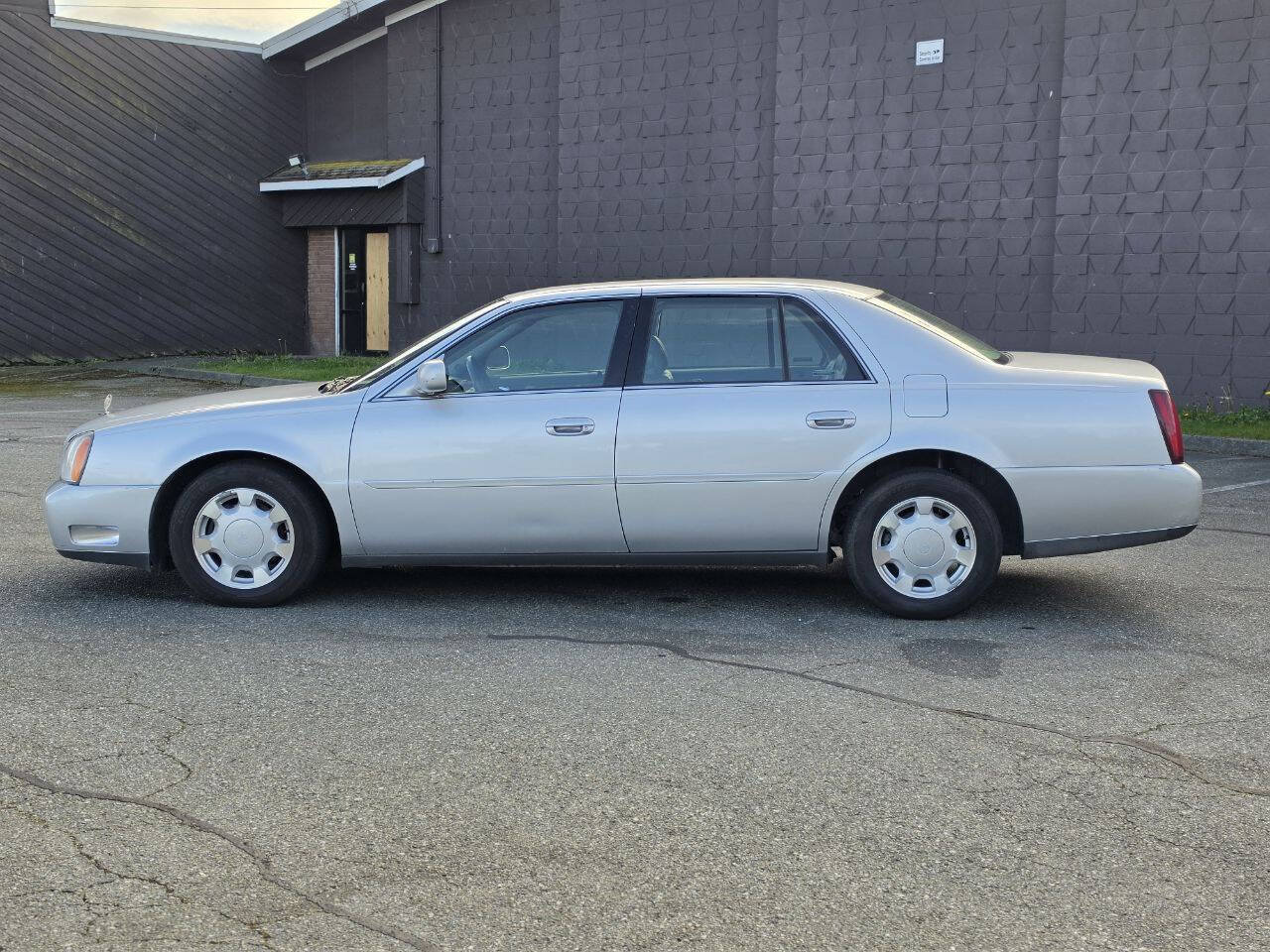 Used 2000 Cadillac De Ville FWD image 8