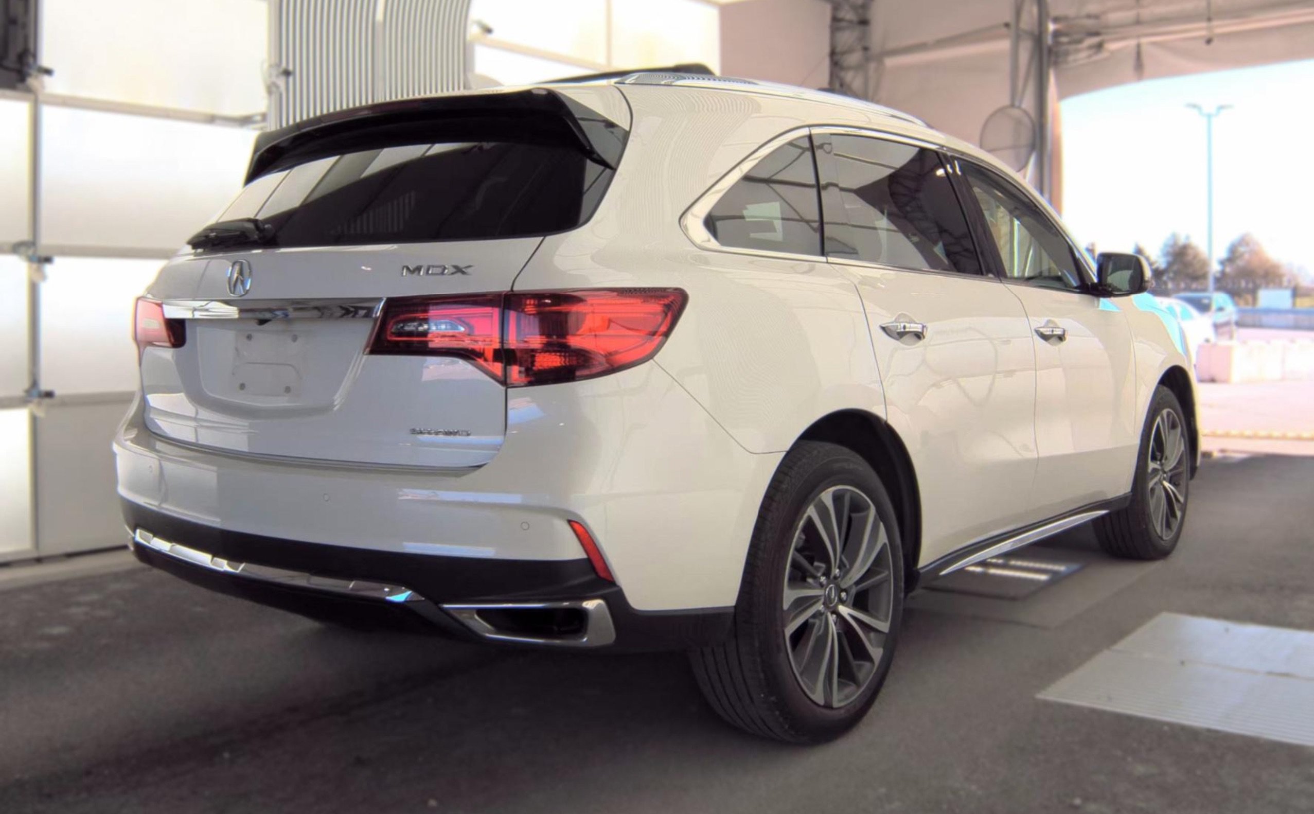 Used 2019 Acura MDX w/ Technology Package AWD/4WD image 5