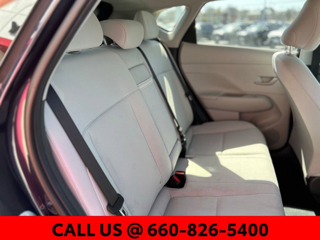 Used 2025 Hyundai Kona SEL image 6