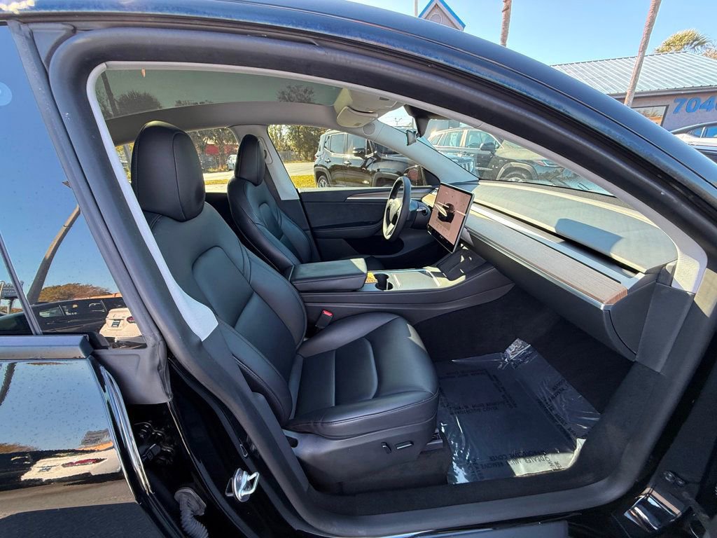 Used 2023 Tesla Model Y Long Range image 30