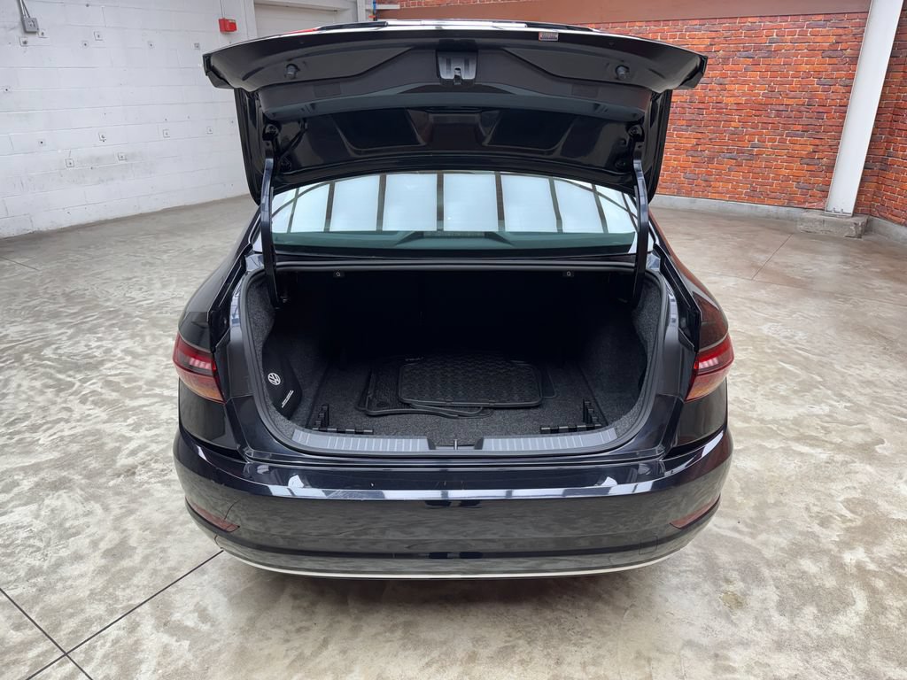 Used 2019 Volkswagen Jetta SEL w/ Cold Weather Package FWD image 26