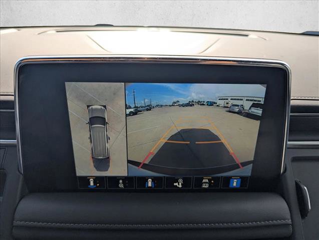 Used 2024 Chevrolet Suburban Z71 w/ Luxury Package AWD/4WD image 9