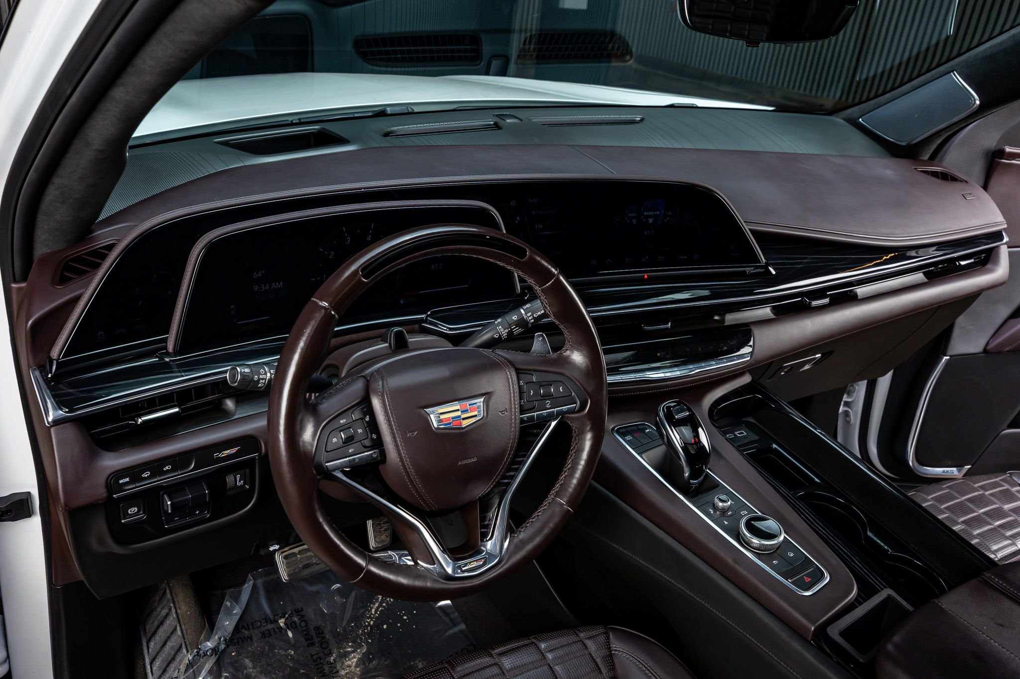 Used 2023 Cadillac Escalade ESV V AWD/4WD image 16