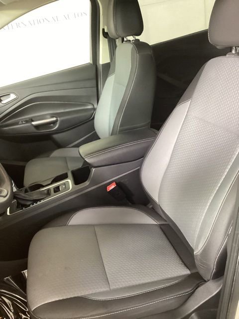 Used 2017 Ford Escape SE image 12