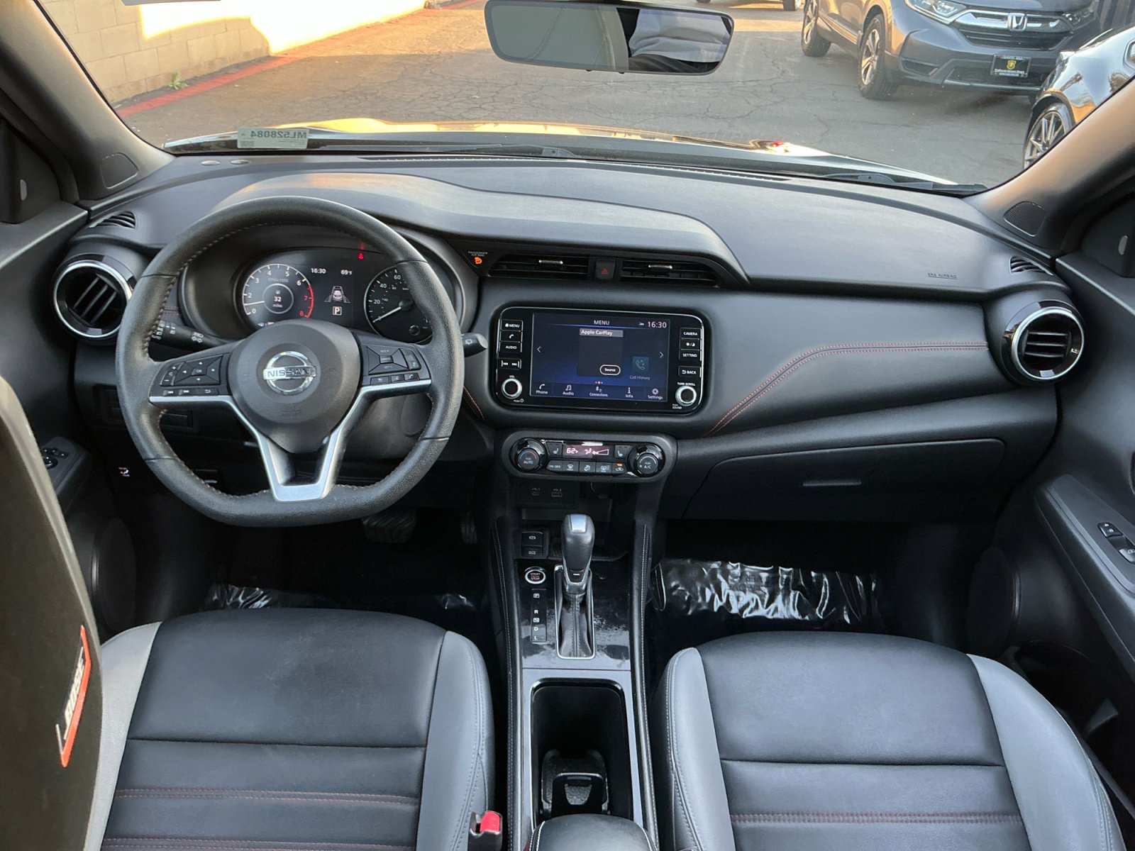 Used 2021 Nissan Kicks SR w/ SR Premium Package image 16