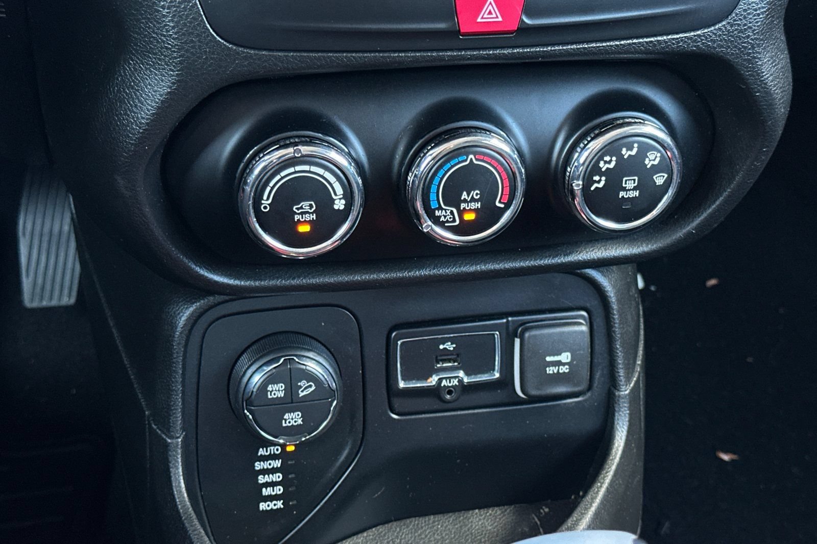 Used 2016 Jeep Renegade Trailhawk AWD/4WD image 20