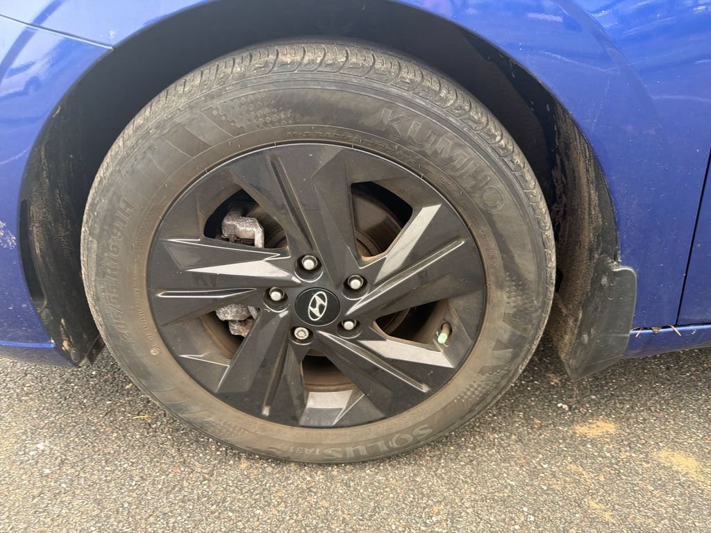 Certified 2023 Hyundai Elantra SEL FWD image 11
