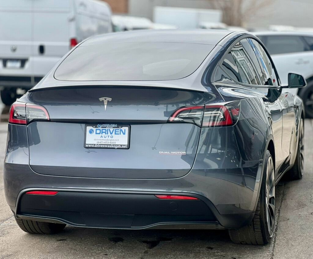 Used 2023 Tesla Model Y Performance image 33
