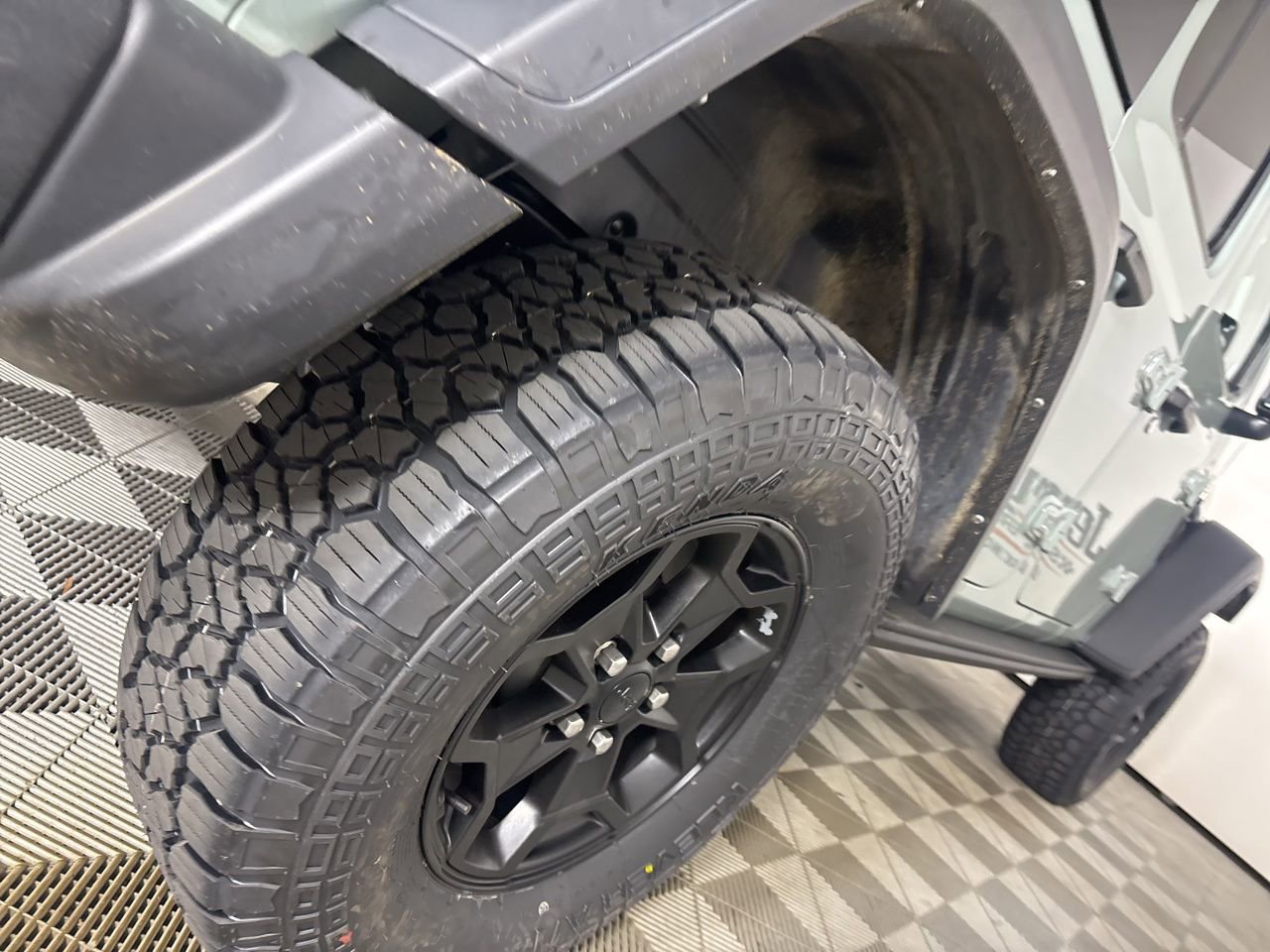 Used 2023 Jeep Wrangler Unlimited Rubicon 4xe AWD/4WD image 29