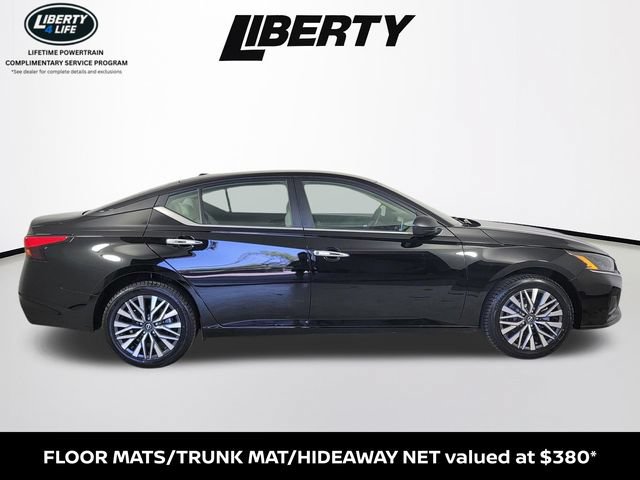 Used 2025 Nissan Altima 2.5 SV AWD/4WD image 2