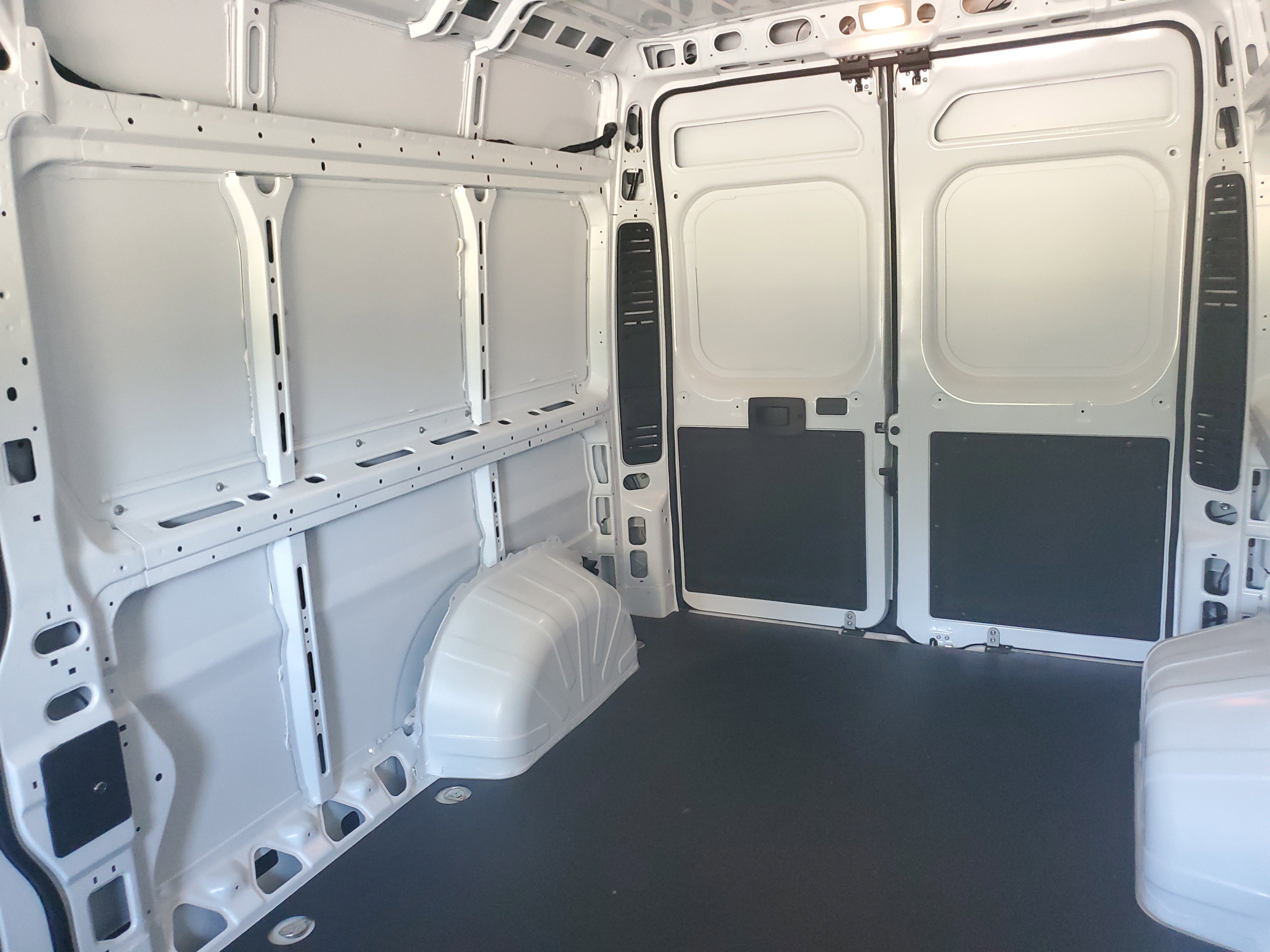 Used 2025 RAM ProMaster 2500 w/ Safety Group image 21