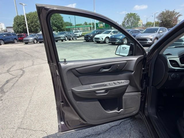 Used 2015 Chevrolet Traverse LT w/ Style and Technology Package FWD image 22