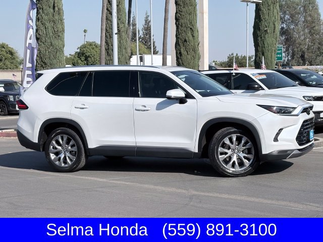 Used 2024 Toyota Grand Highlander AWD image 4