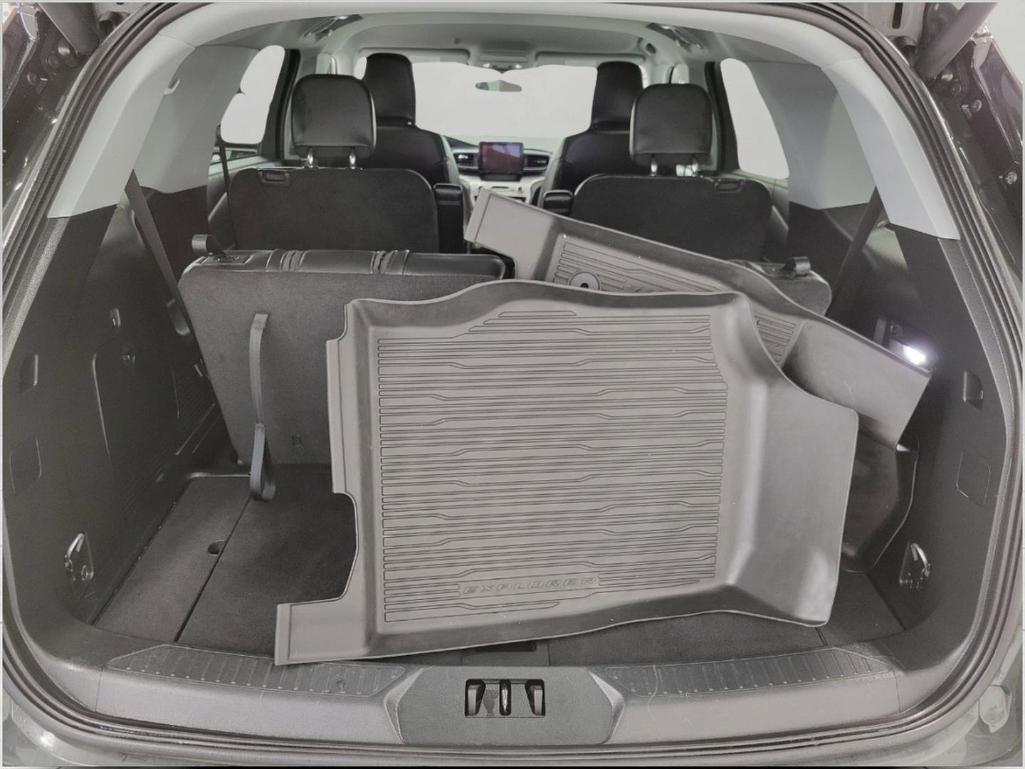 Used 2023 Ford Explorer XLT w/ Equipment Group 202A image 11