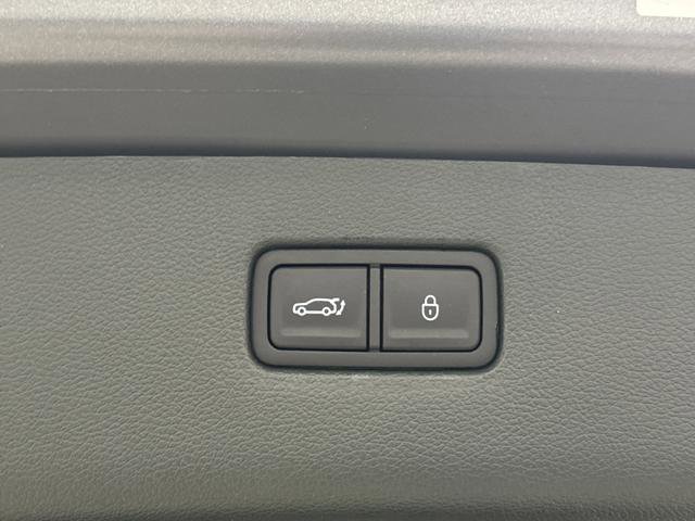 Used 2025 Genesis GV80 2.5T Advanced image 16