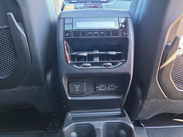 New 2025 Jeep Grand Cherokee L Limited w/ Luxury Tech Group II image 39