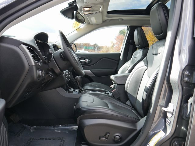 Used 2022 Jeep Cherokee Limited w/ Mopar Interior Package image 12