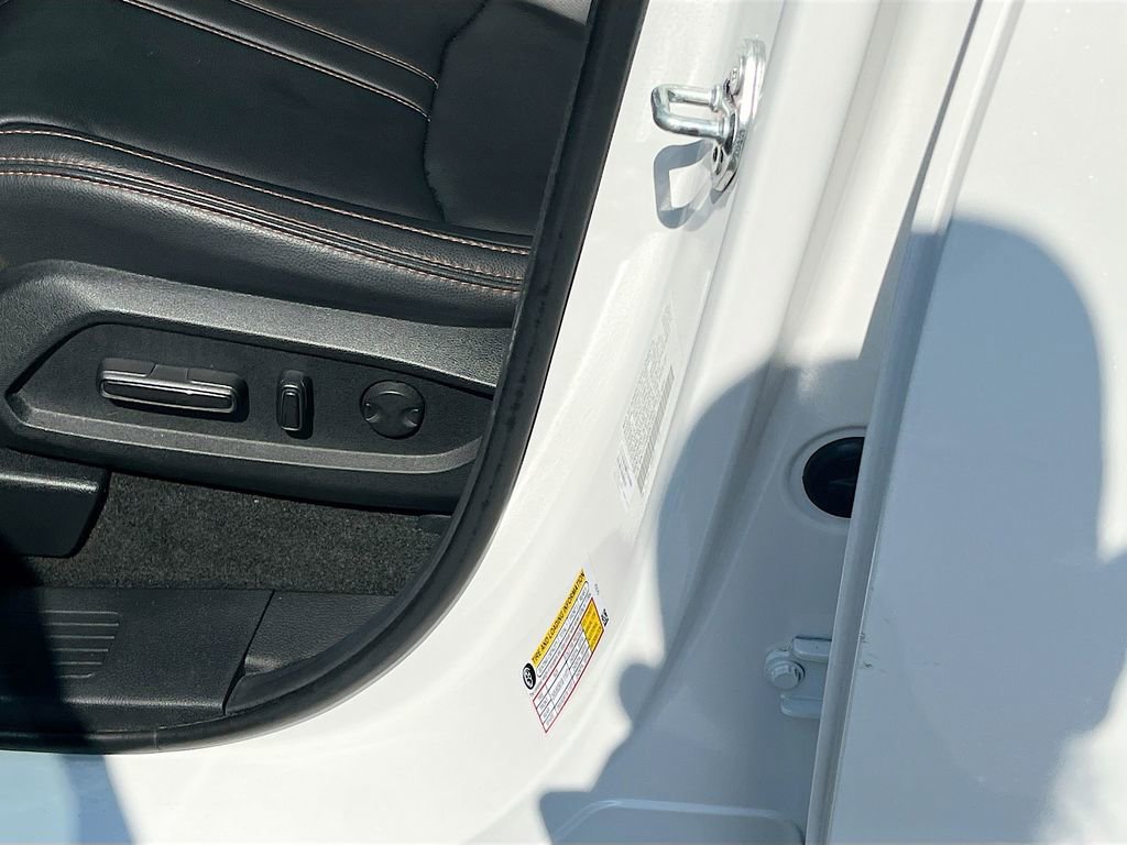 Used 2025 Honda Pilot TrailSport image 7