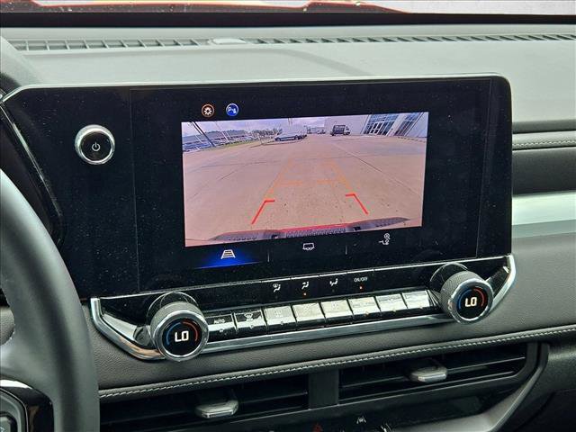 Used 2024 Chevrolet Colorado LT w/ LT Convenience Package image 12