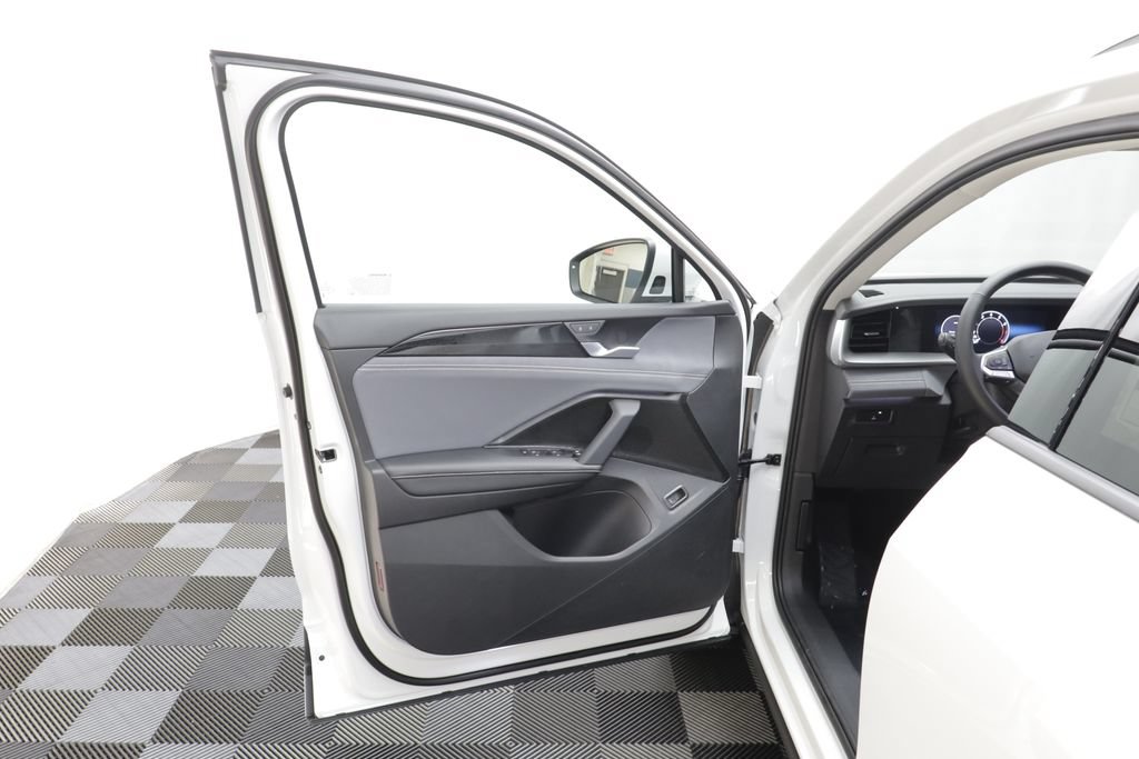 New 2026 Volkswagen Tiguan SE AWD/4WD image 6