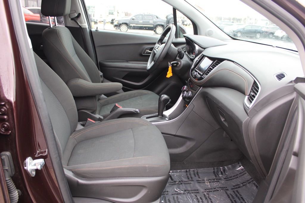 Used 2021 Chevrolet Trax LS w/ Tint and Cruise Package image 19