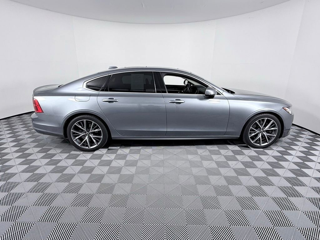 Used 2019 Volvo S90 T6 Momentum image 8