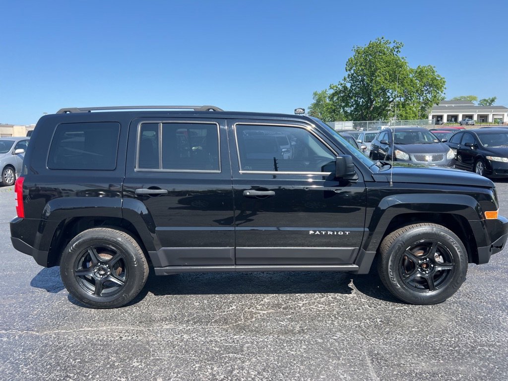 Used 2016 Jeep Patriot Sport image 8