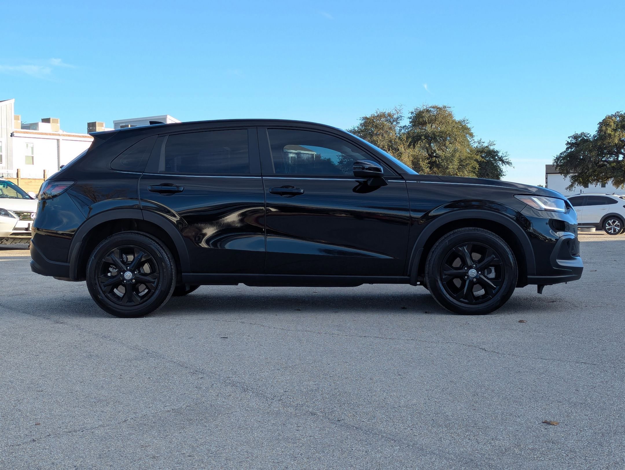 Used 2025 Honda HR-V LX image 3