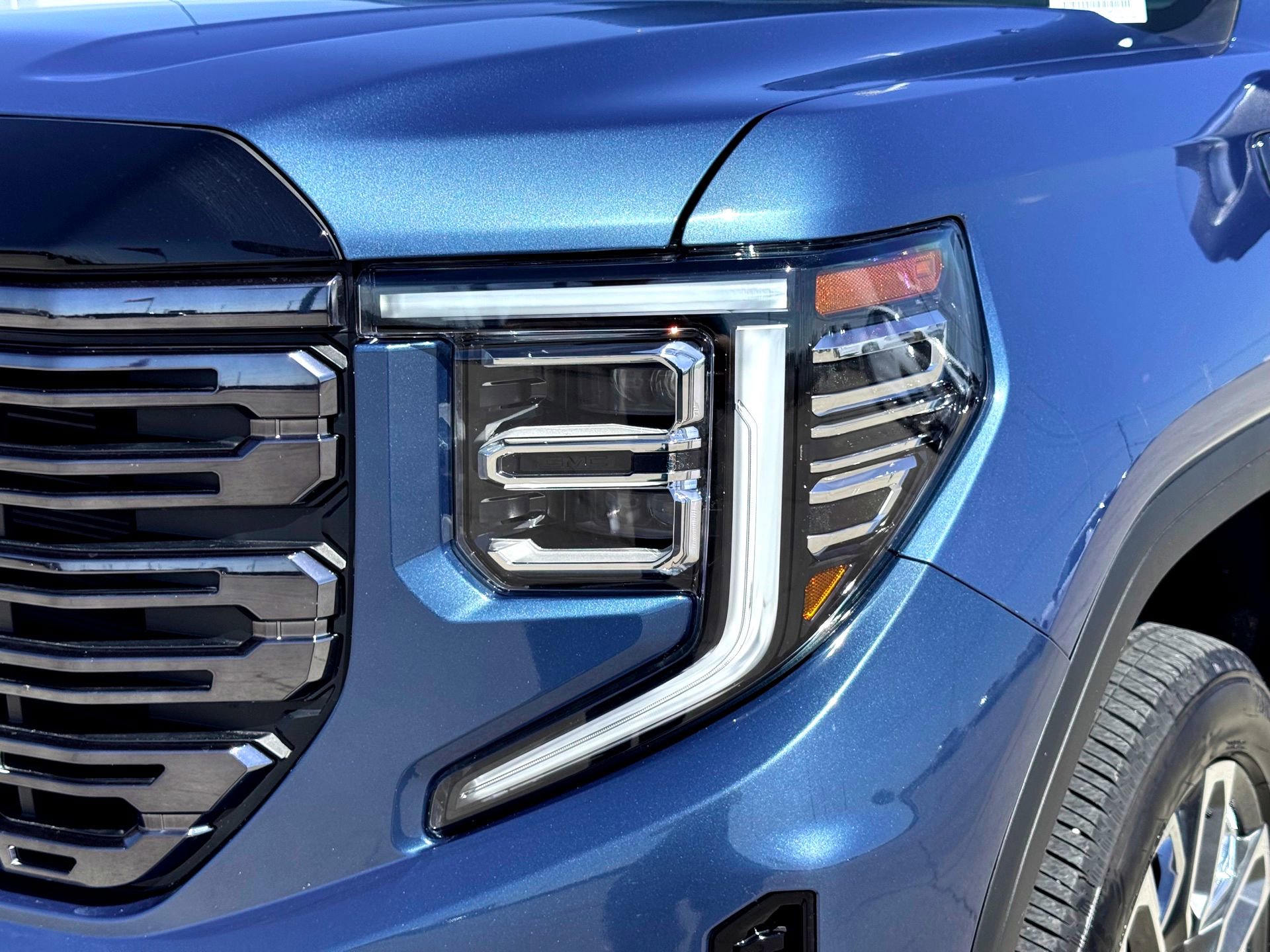 Used 2025 GMC Sierra 1500 Denali Ultimate image 4