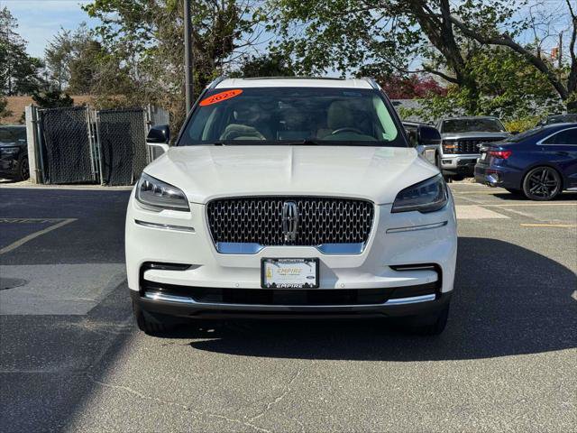 Used 2023 Lincoln Aviator Reserve w/ Elements Package Plus AWD/4WD image 2