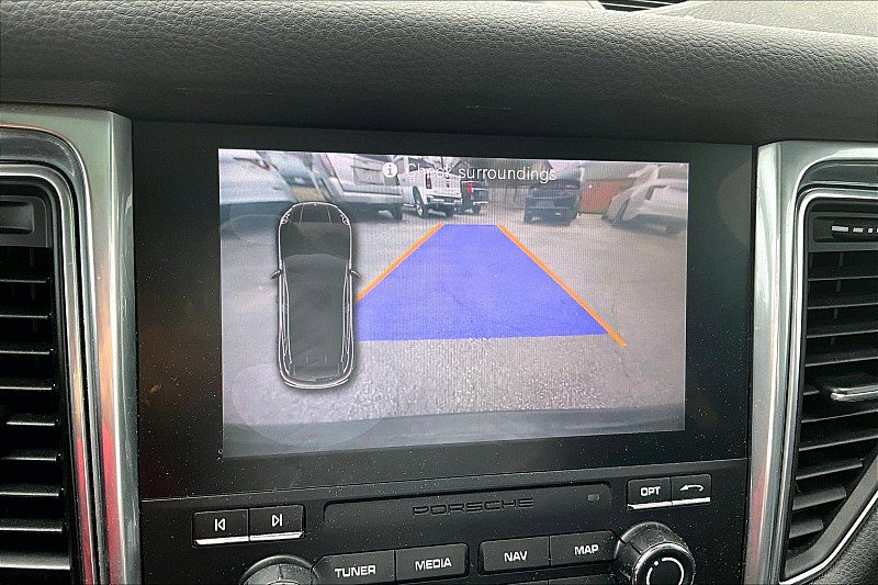 Used 2017 Porsche Macan AWD/4WD image 21