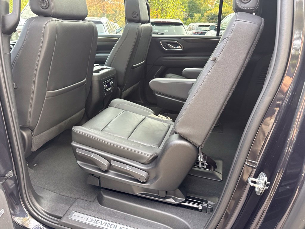 Used 2024 Chevrolet Suburban LT w/ LT Signature Plus Package AWD/4WD image 47