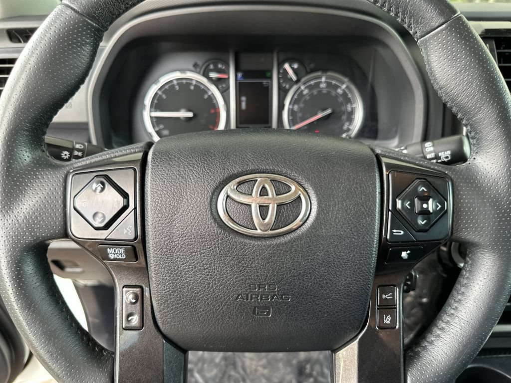 Used 2022 Toyota 4Runner TRD Off-Road Premium AWD/4WD image 23