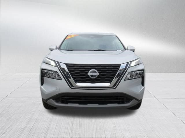 Used 2023 Nissan Rogue SV w/ SV Premium B Package FWD image 9