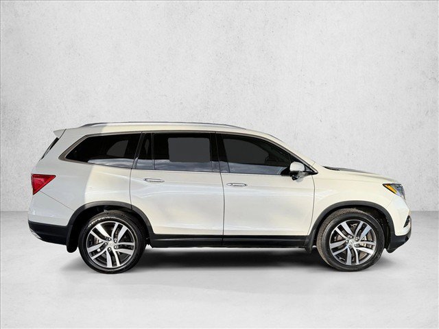 Used 2017 Honda Pilot Touring image 4