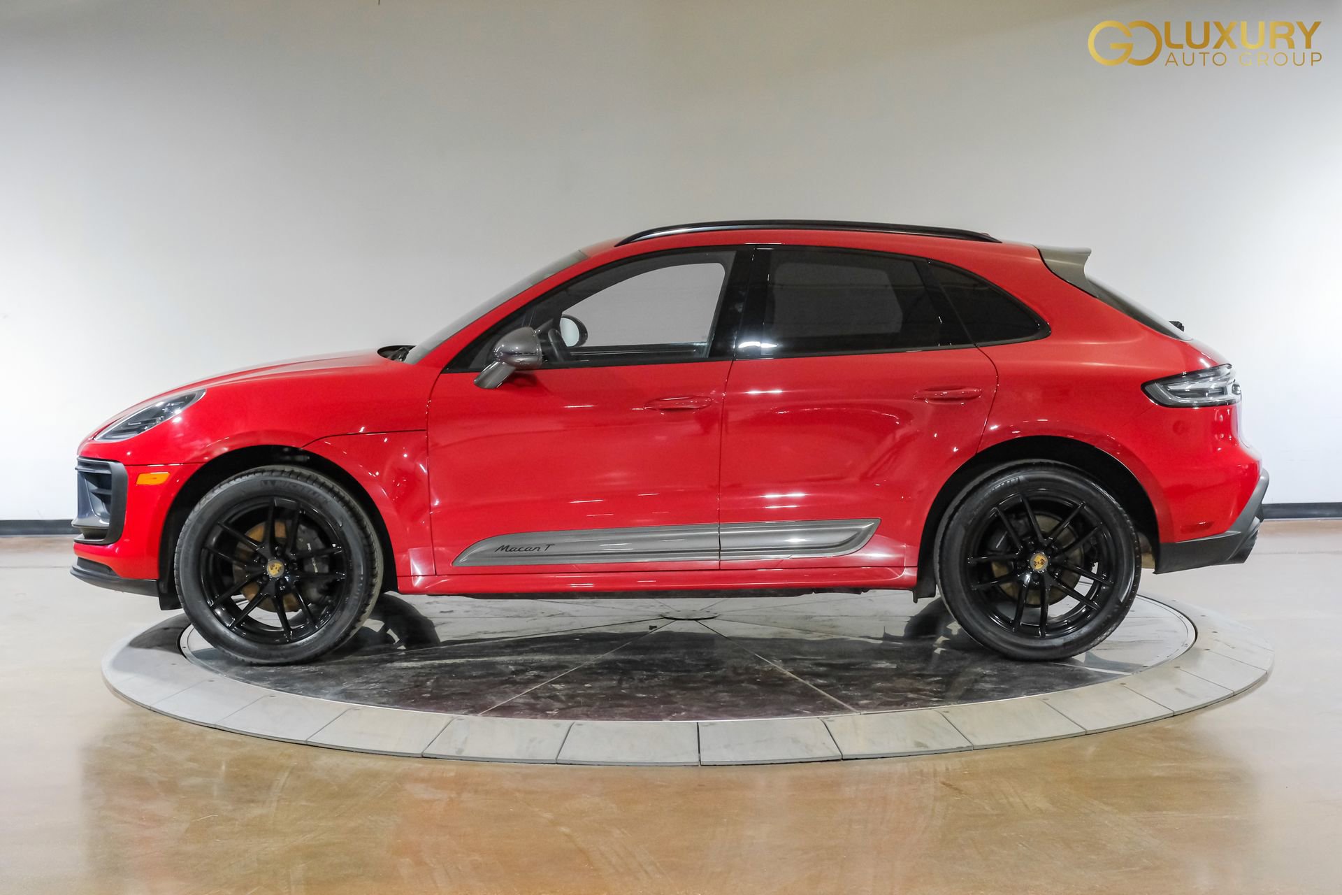 Used 2023 Porsche Macan Turbo AWD/4WD image 13