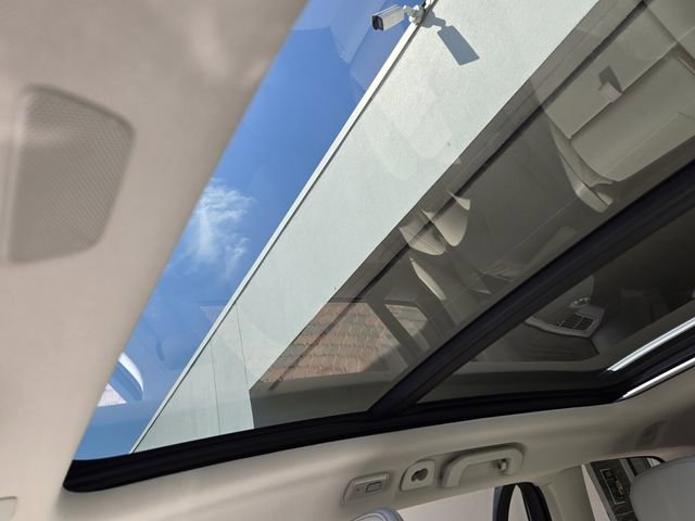 Certified 2025 Volvo V60 B5 Cross Country Plus image 22