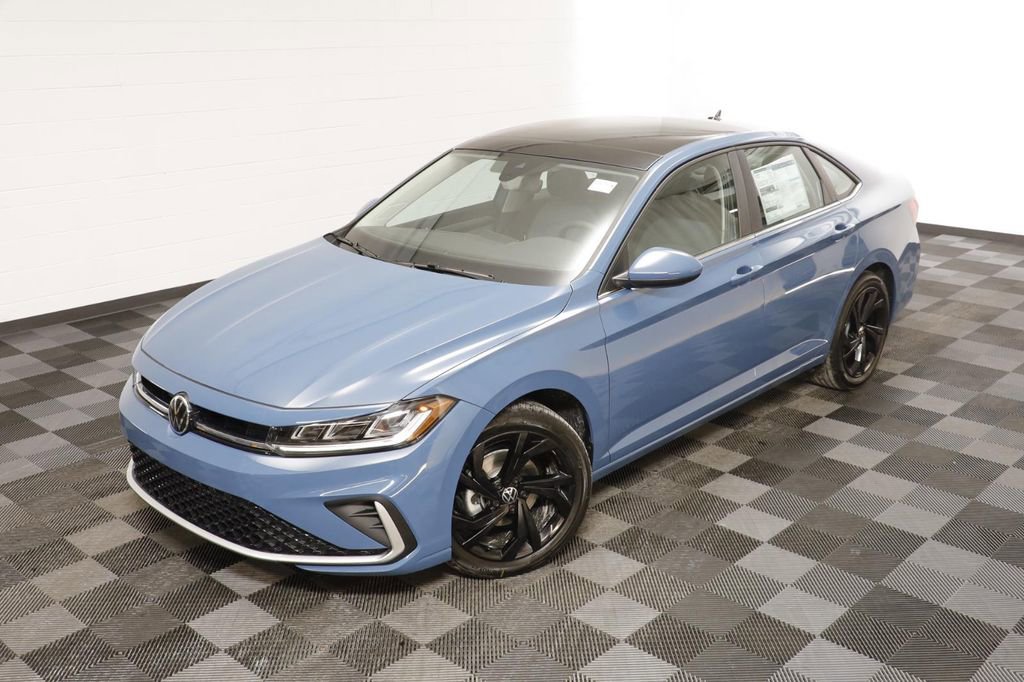 New 2026 Volkswagen Jetta SE FWD image 2