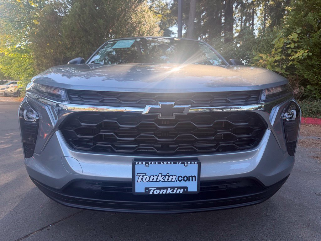 Used 2024 Chevrolet Trax LS FWD image 9