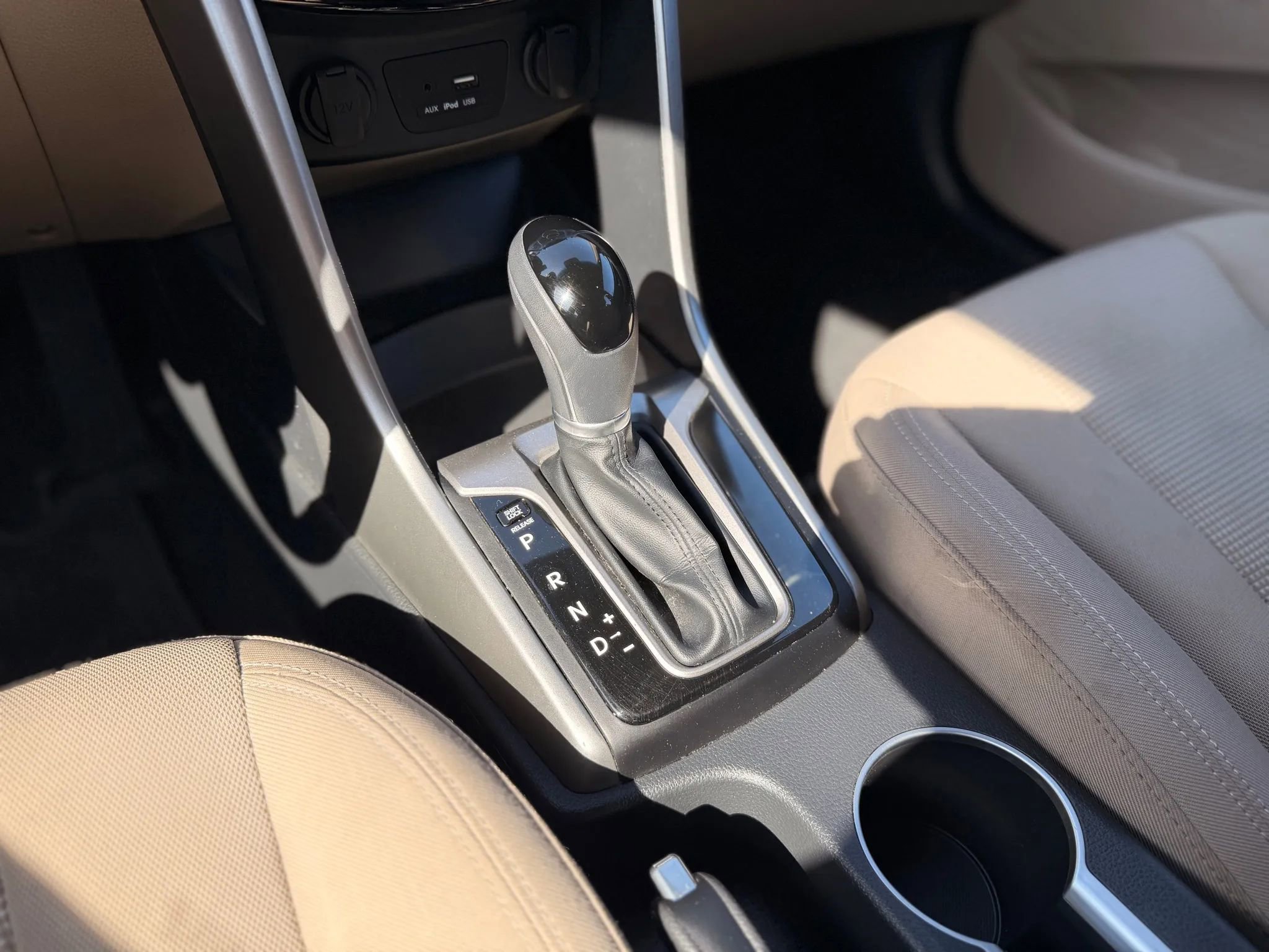 Used 2016 Hyundai Elantra GT FWD image 29