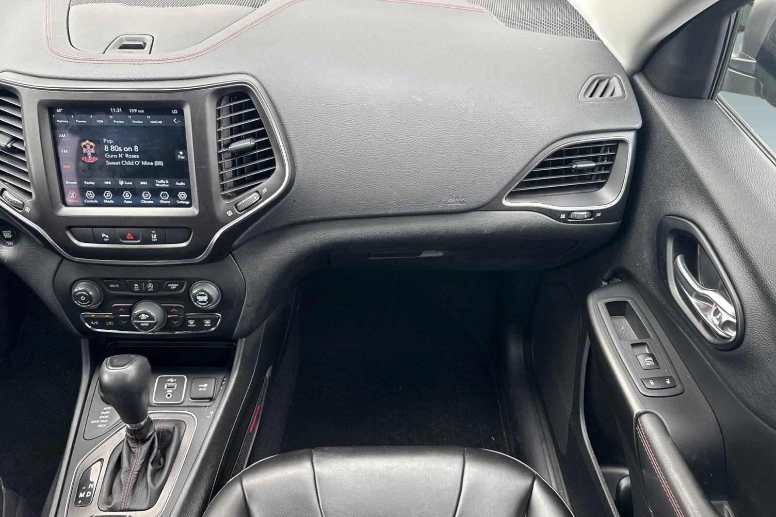 Used 2021 Jeep Cherokee Trailhawk w/ Trailer Tow Group AWD/4WD image 28