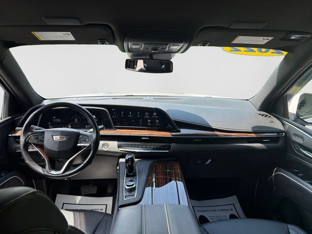 Used 2022 Cadillac Escalade Luxury AWD/4WD image 17