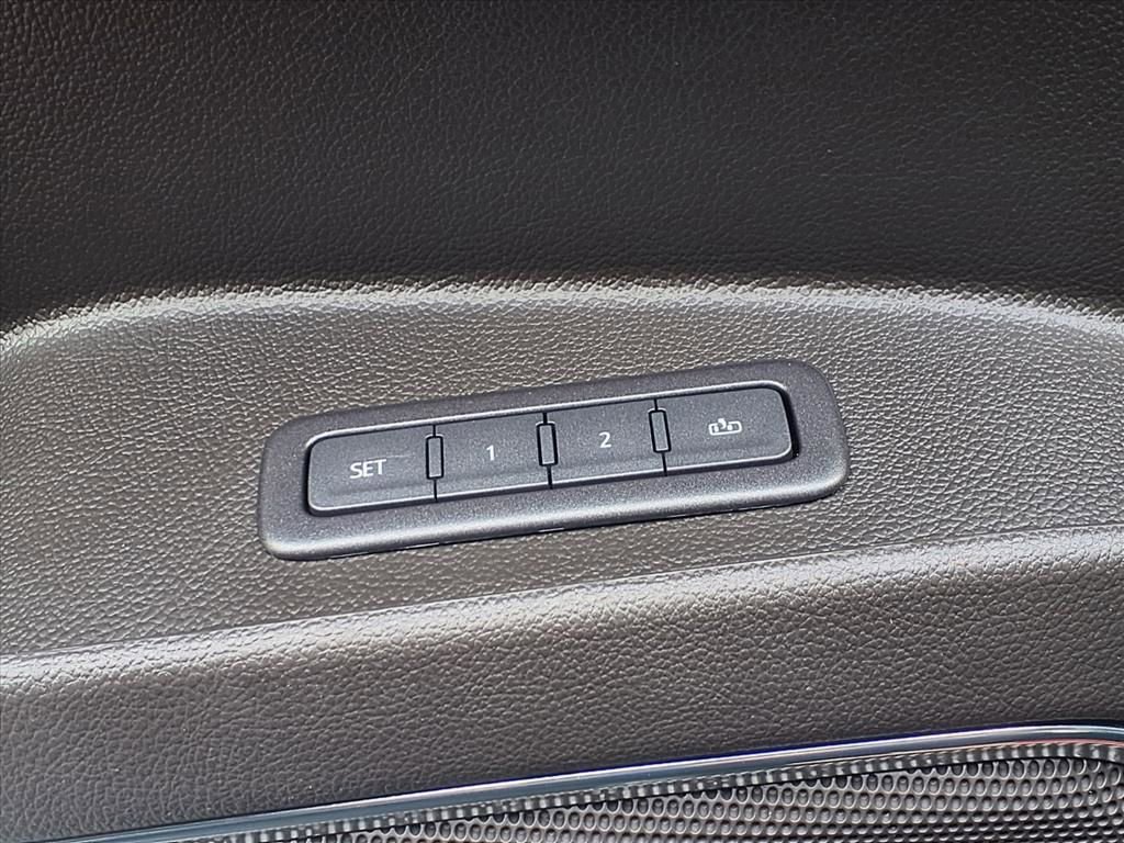 Used 2019 GMC Yukon SLT w/ Premium Edition image 10